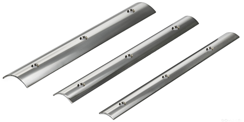 Profilo parabordo in acciaio inox lucidato a specchio e protetto